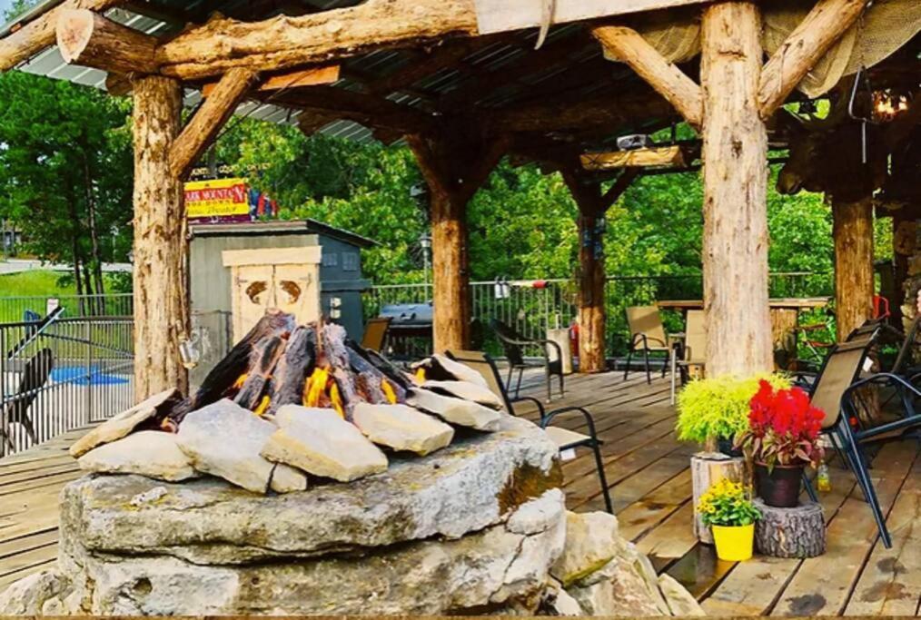 Stonegate Lodge King Bed Wifi 50In Roku Tv Salt Water Pool Room #102 Юрека Спрингс Екстериор снимка