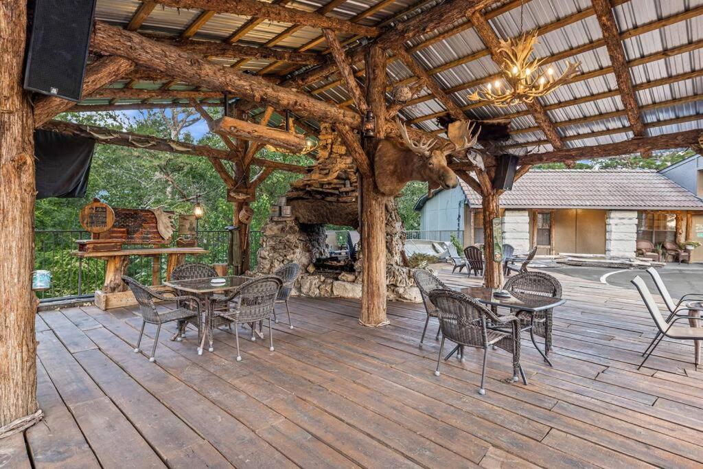 Stonegate Lodge King Bed Wifi 50In Roku Tv Salt Water Pool Room #102 Юрека Спрингс Екстериор снимка